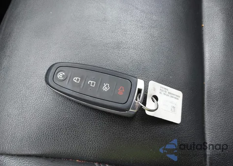 2019 Ford Escape Titanium z USA, uszkodzony, nr VIN 1FMCU9J91KUB92295